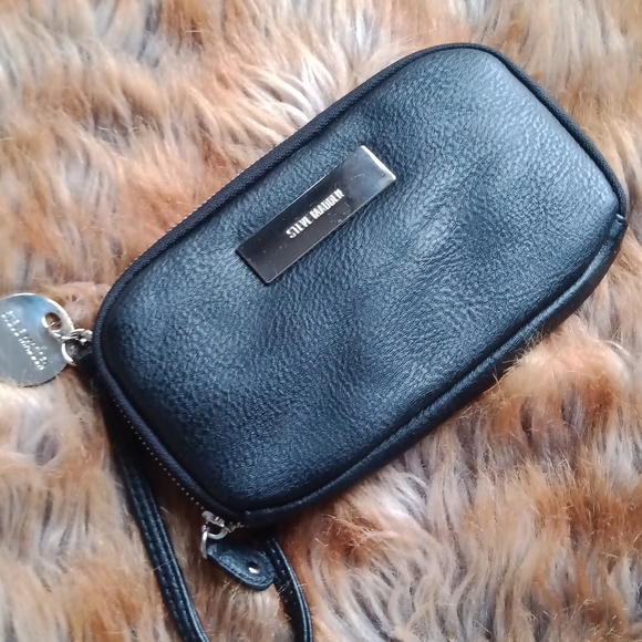 Steve Madden wristlet - Picture 1 of 16